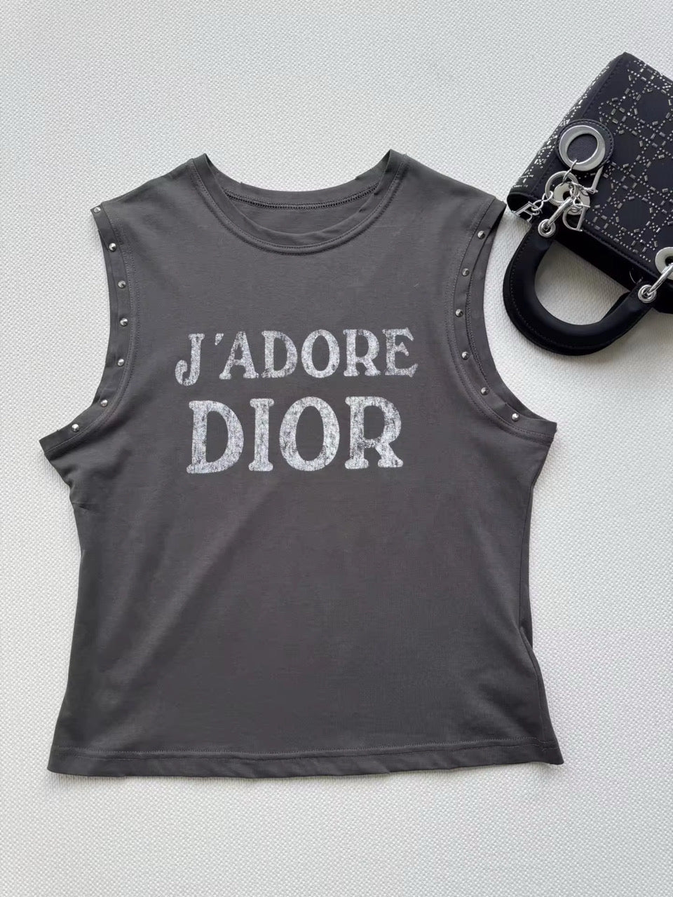 Sleevless Top