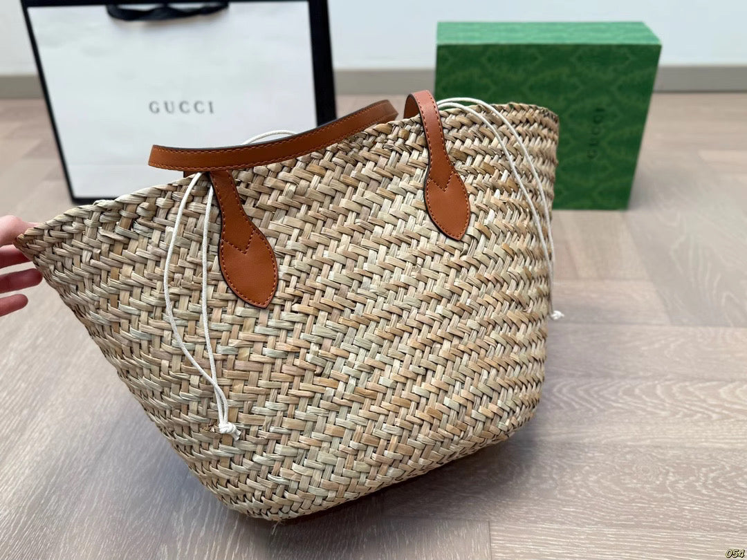 Rattan purse with leather straps
