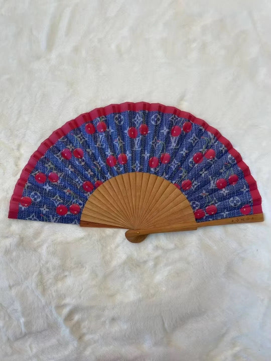 Hand fan cherry