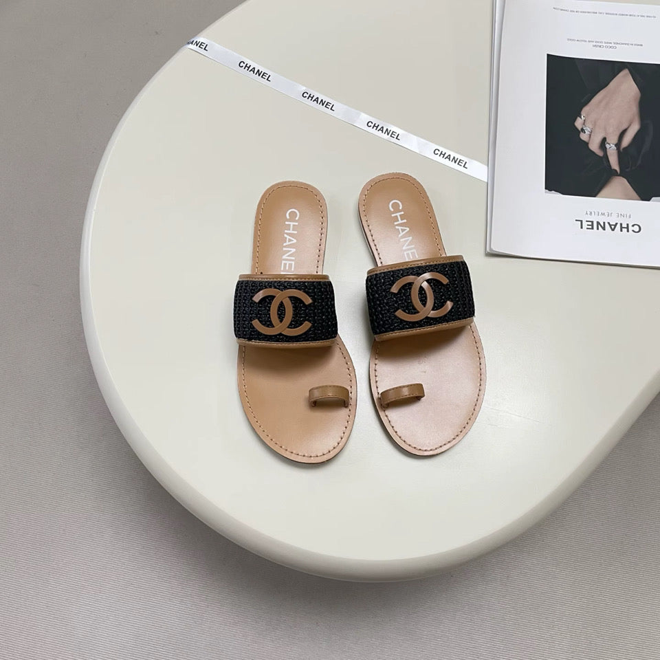 Toe Hold Sandal