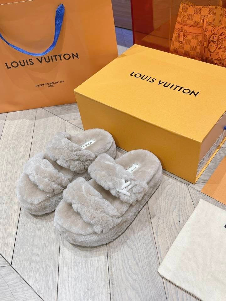 Luxurious house shoes