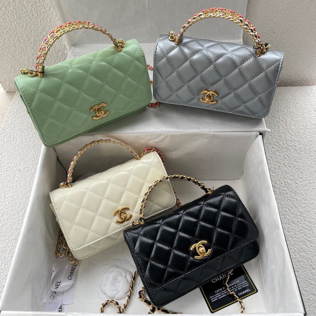 Chain handle bag