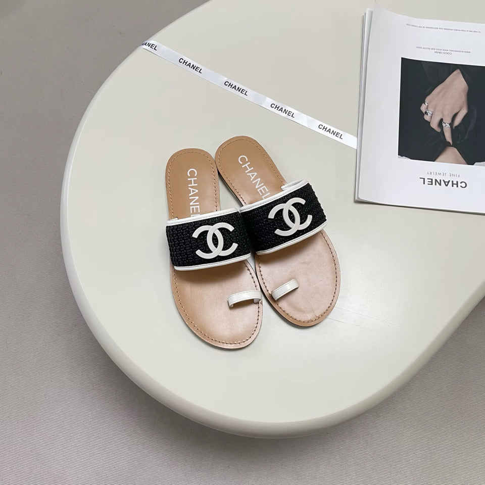 Toe Hold Sandal