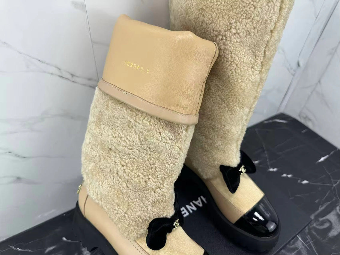 Cream or Black Furry Boot