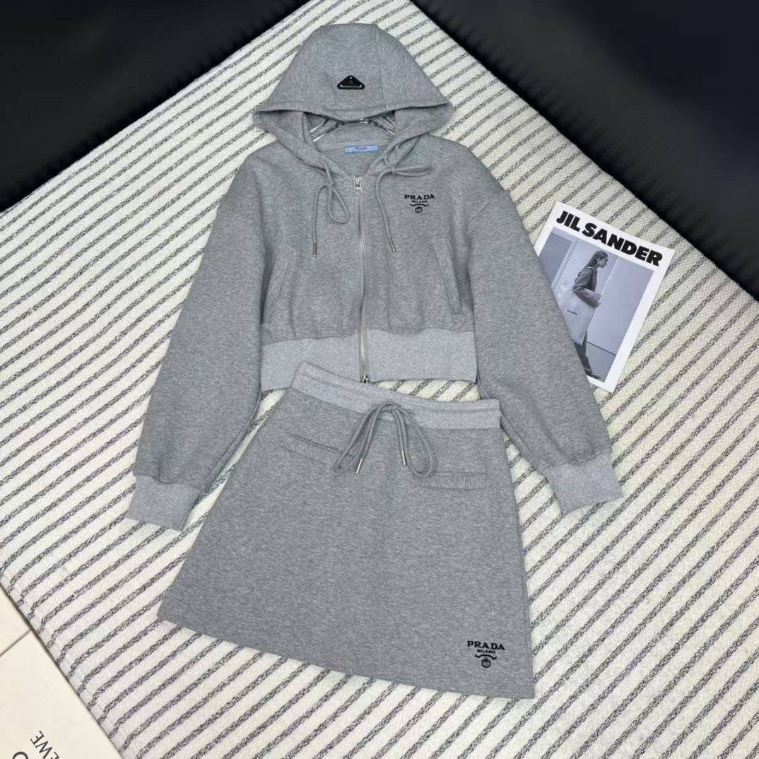 Two piece skirt set (LARGE DISCOUNT IN CART)
