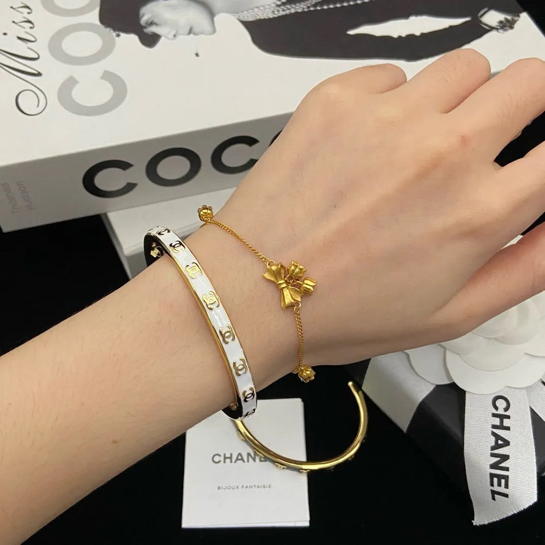 Adjustable bracelet (CART DISCOUNT)
