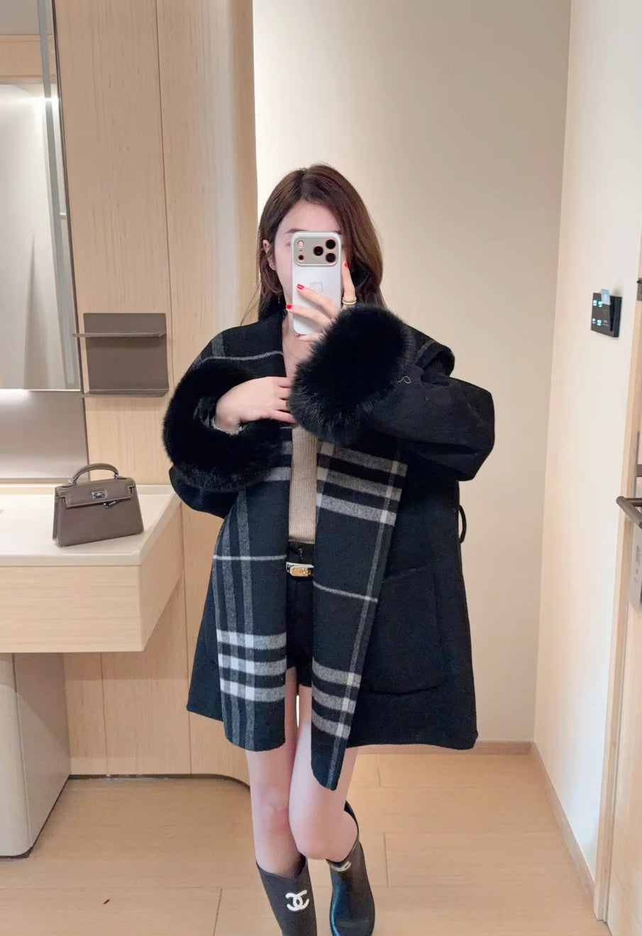 Stripped pullover with fur