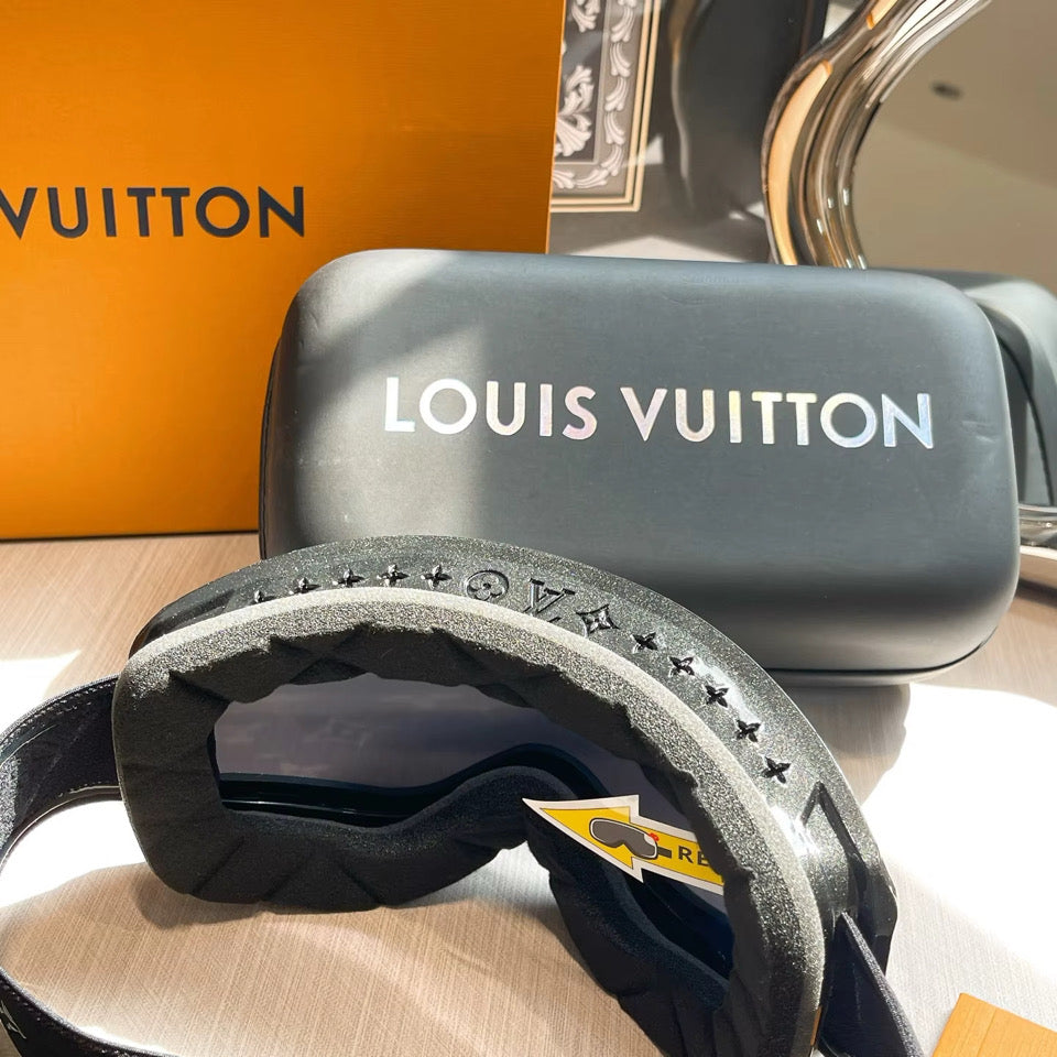 High end ski glasses