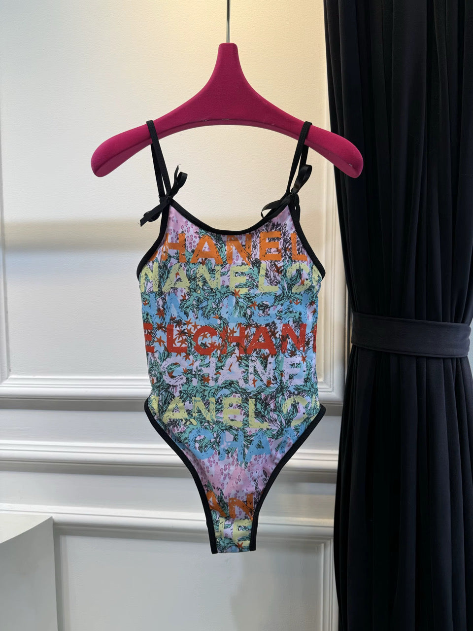 One piece with Ribbon