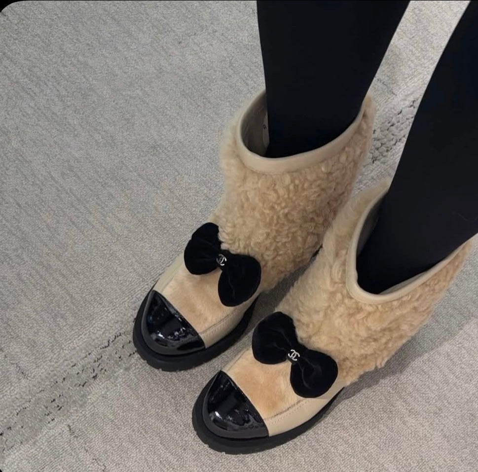 Cream or Black Furry Boot