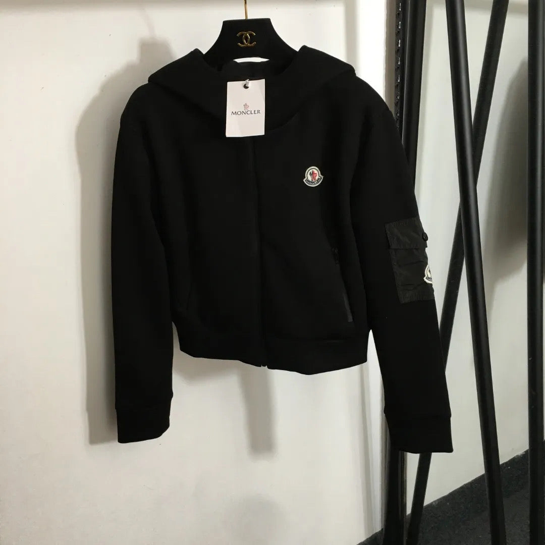 Hoodie with zip pockets