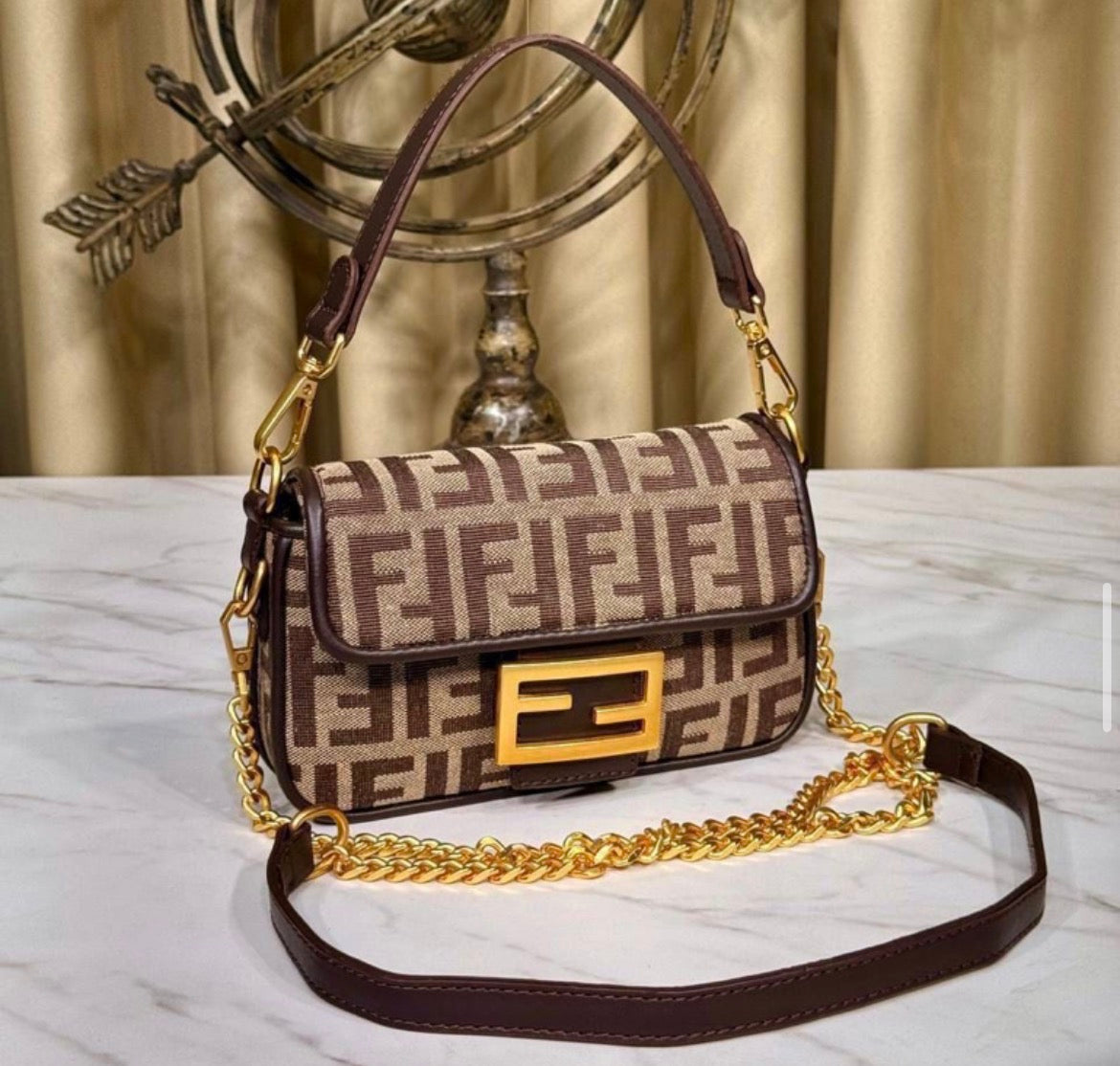 Oblong Bag with chain