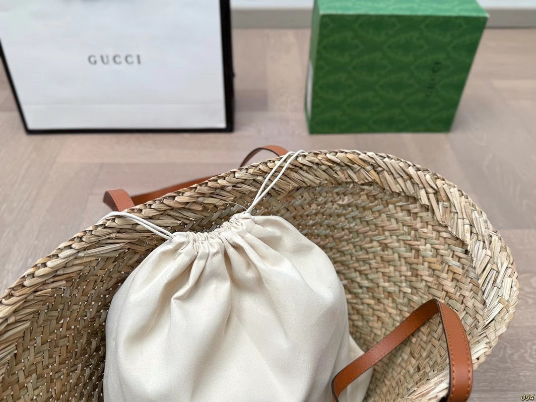 Rattan purse with leather straps