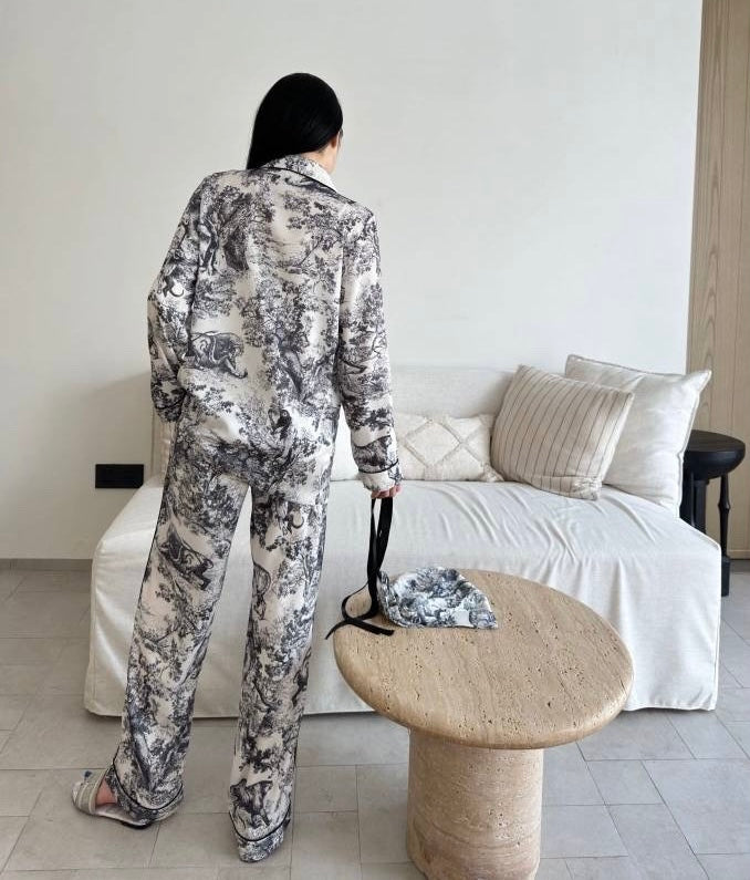 Two piece lounge set