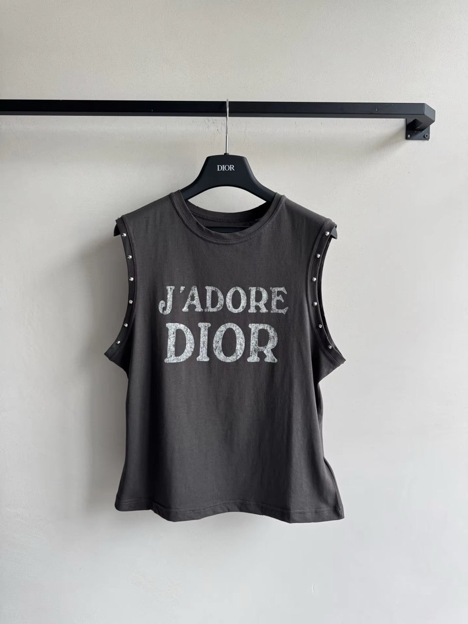 Sleevless Top