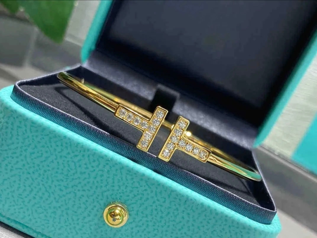pulsera en T