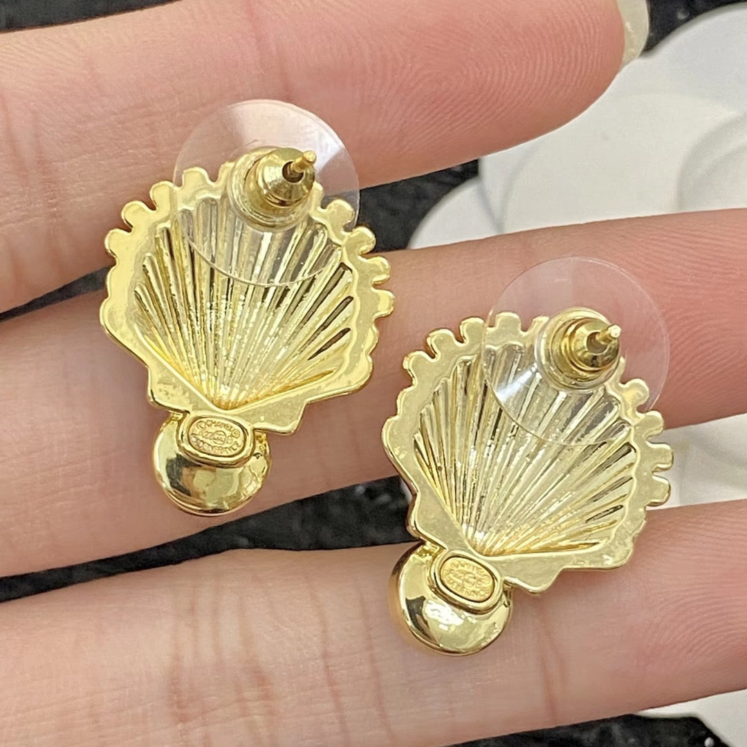 Seashell earrings