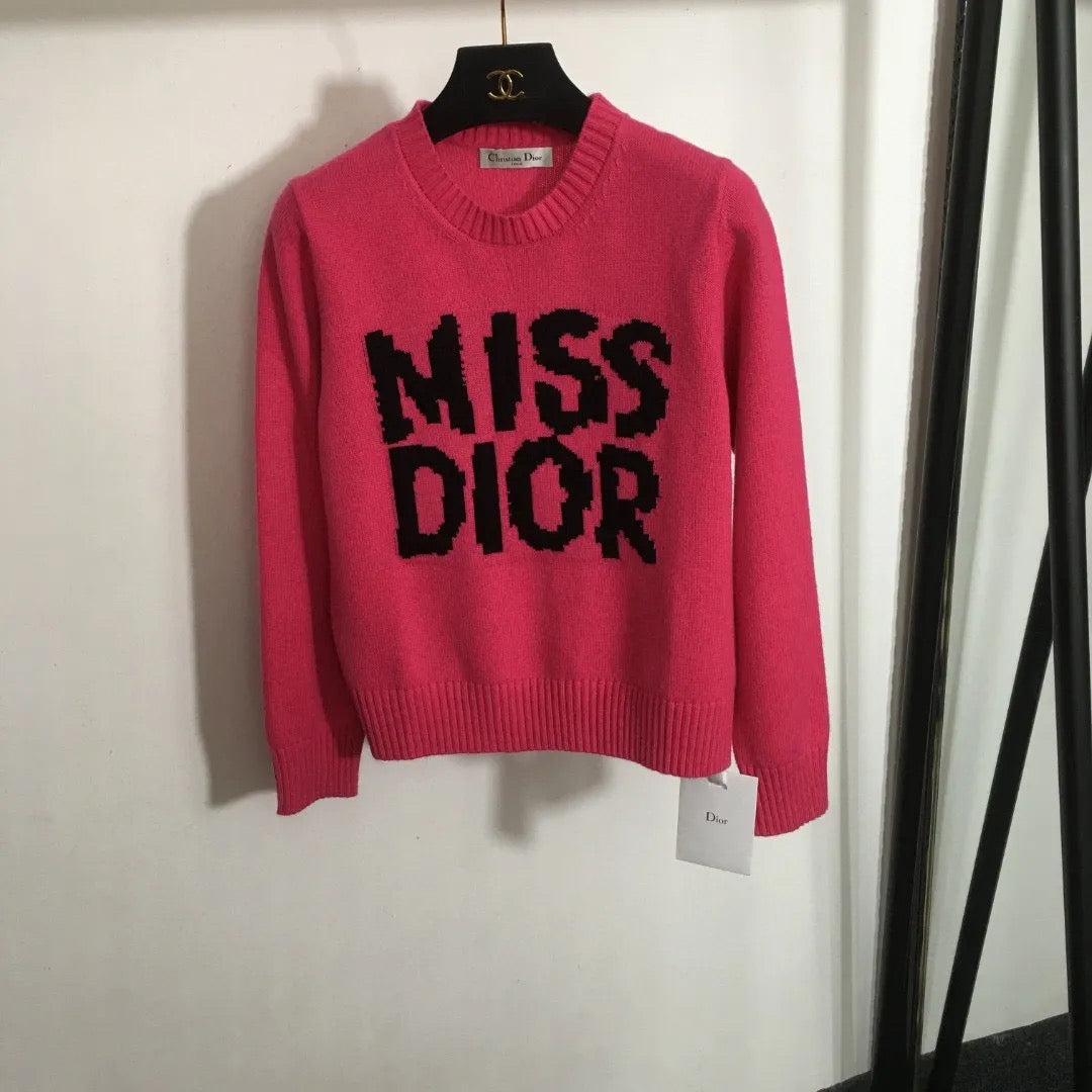 Sweater in multiple shades