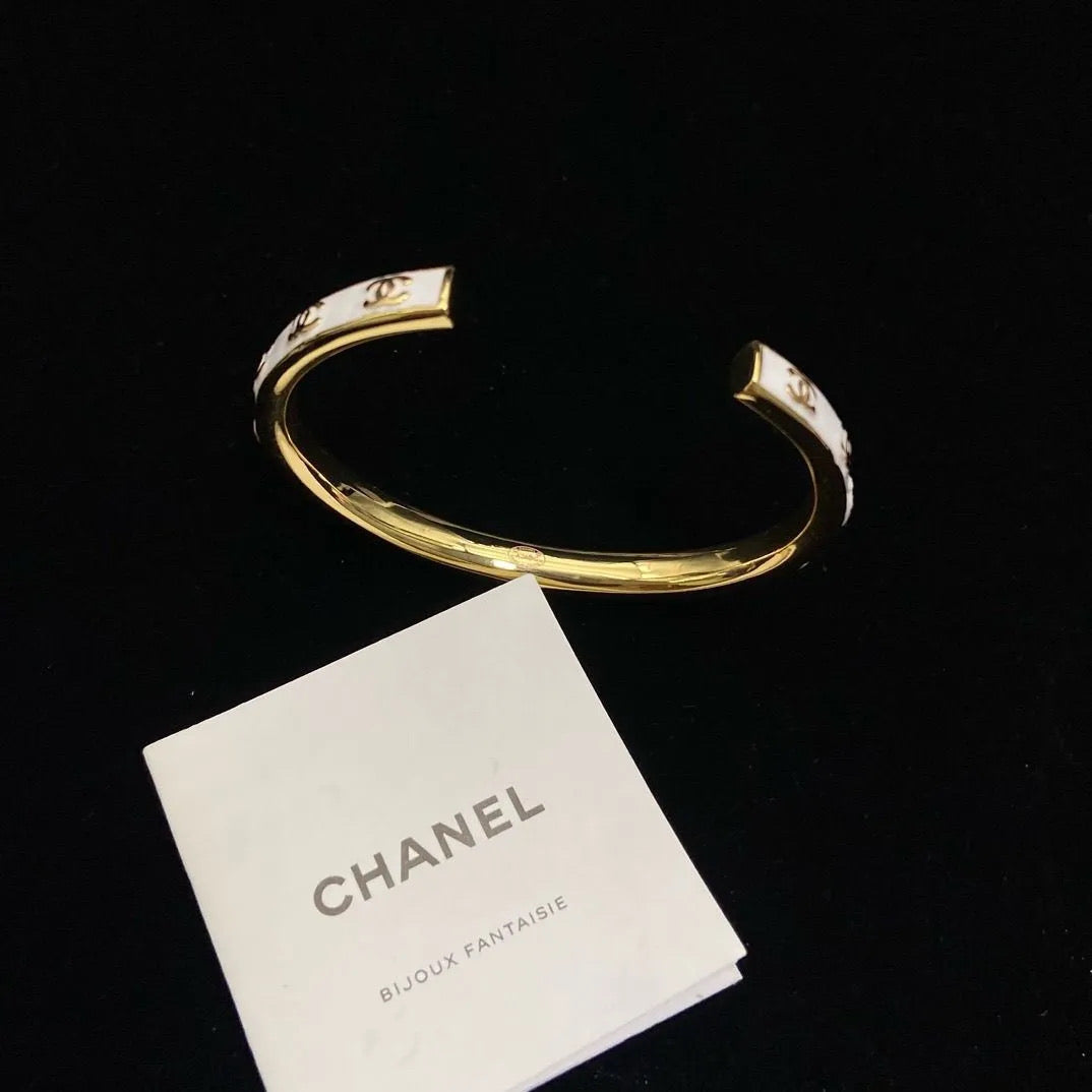 Adjustable bracelet (CART DISCOUNT)