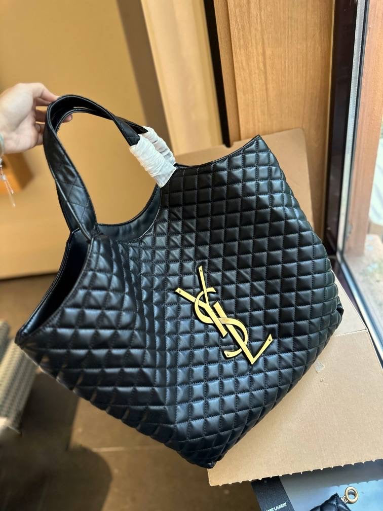 Large leather quilted bag in black