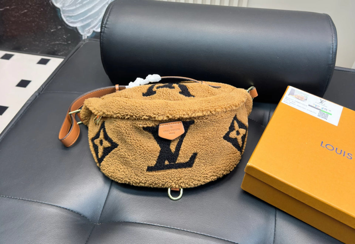 Fuzzy waist bag in multiple colors