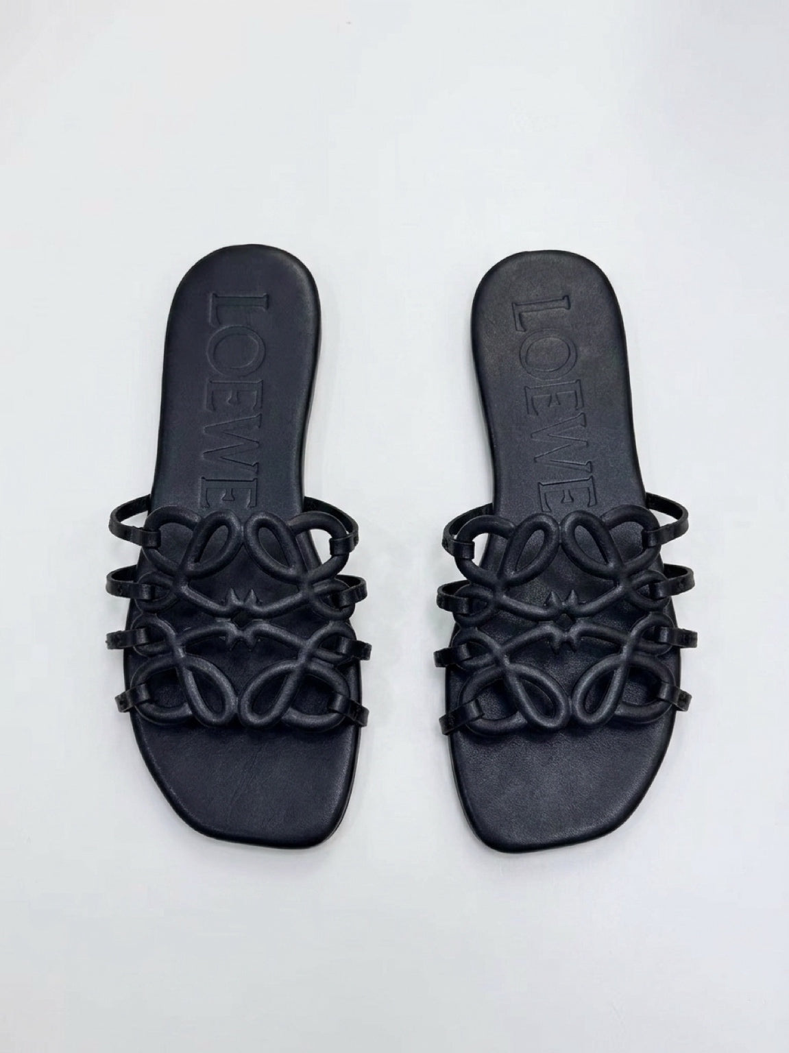 Flat design sandal