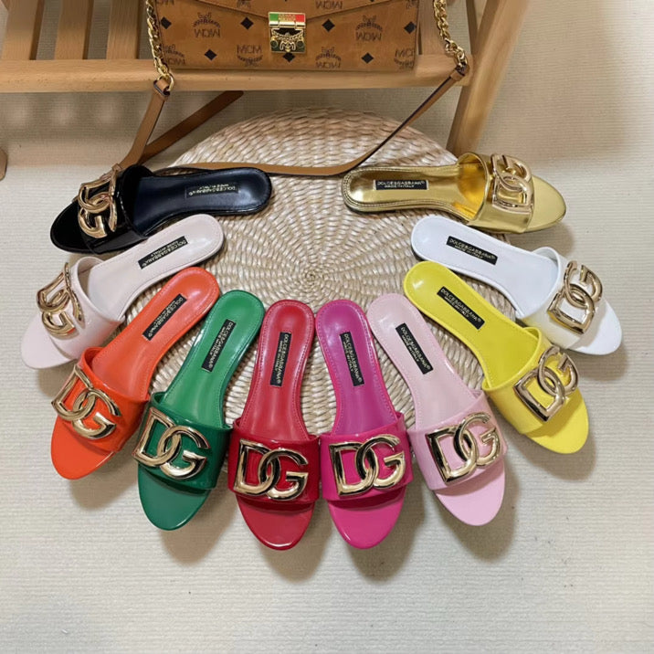 Leather bound sandal with gold