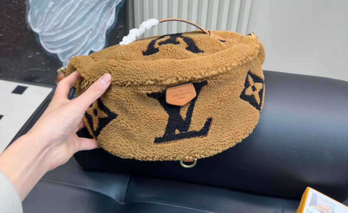 Fuzzy waist bag in multiple colors