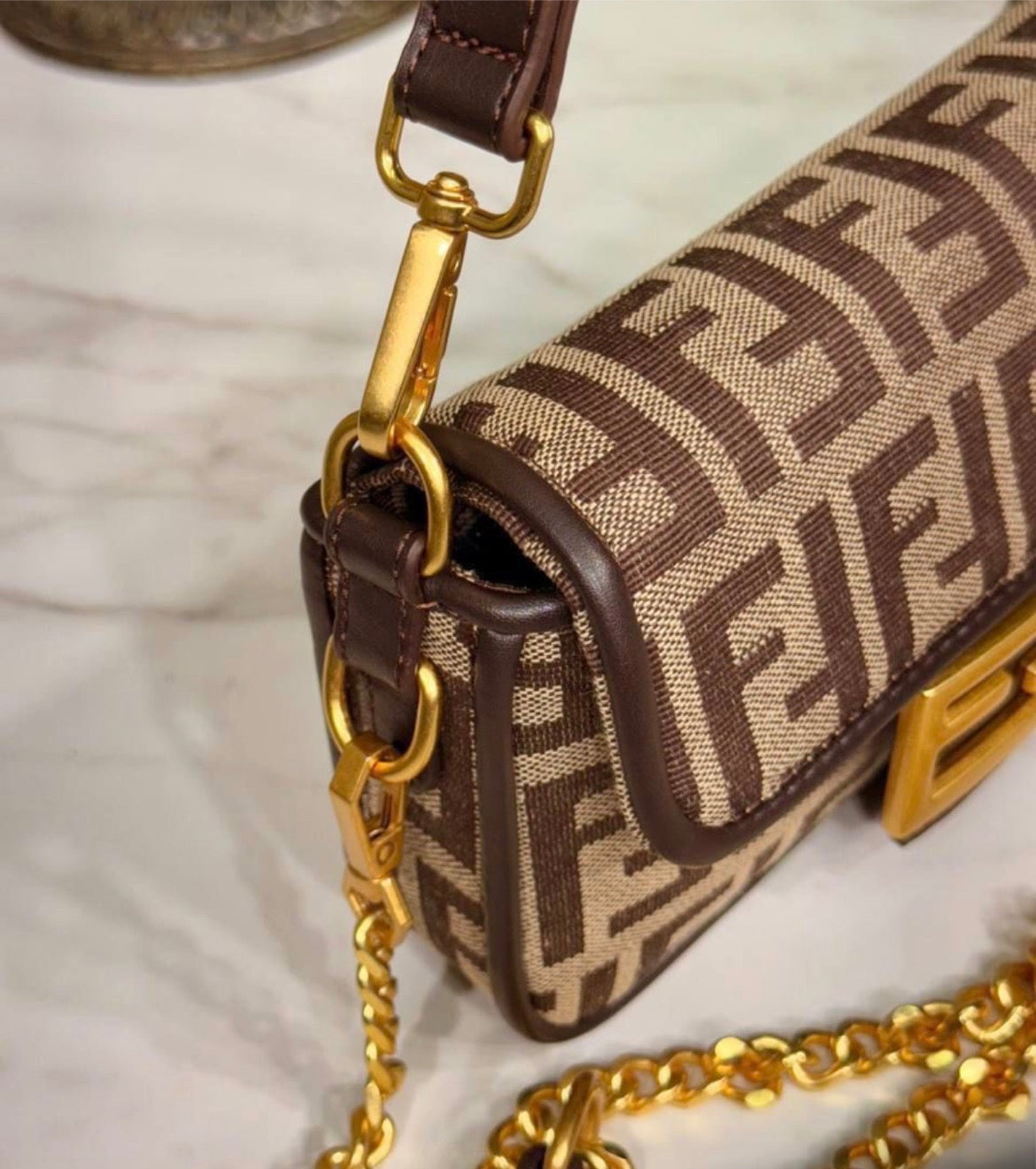 Oblong Bag with chain