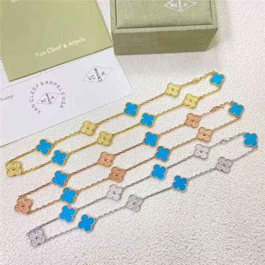 Medium length purple necklace