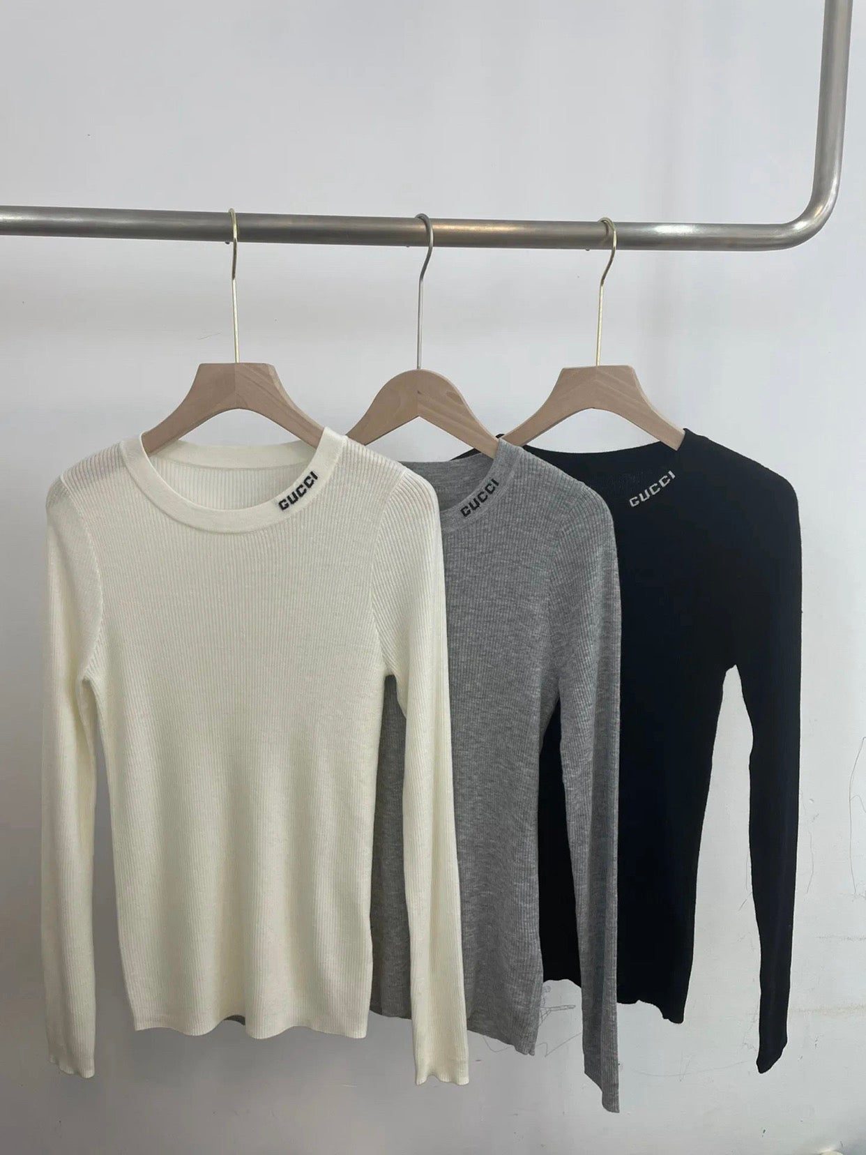 Long sleeve circle neck top