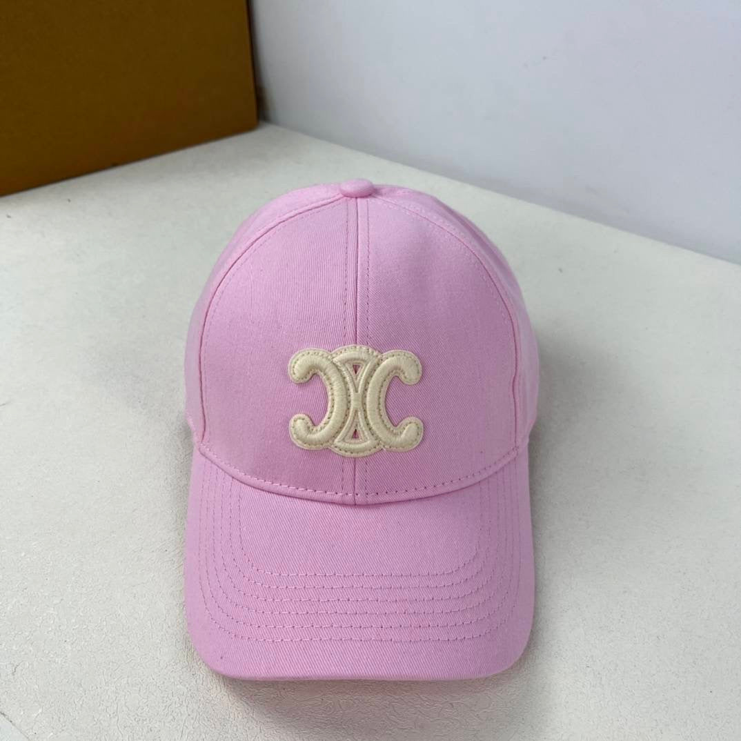 Gorra simple en varios colores.