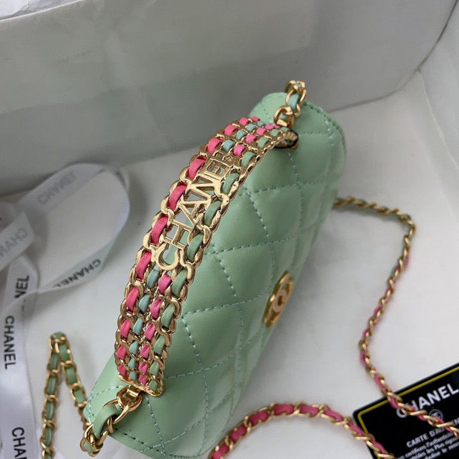 Chain handle bag