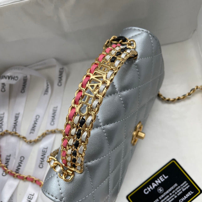 Chain handle bag