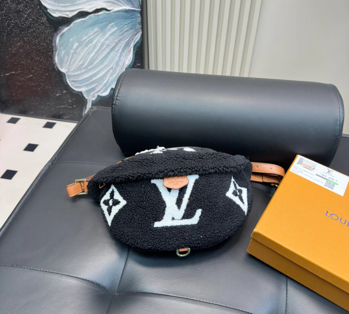 Fuzzy waist bag in multiple colors