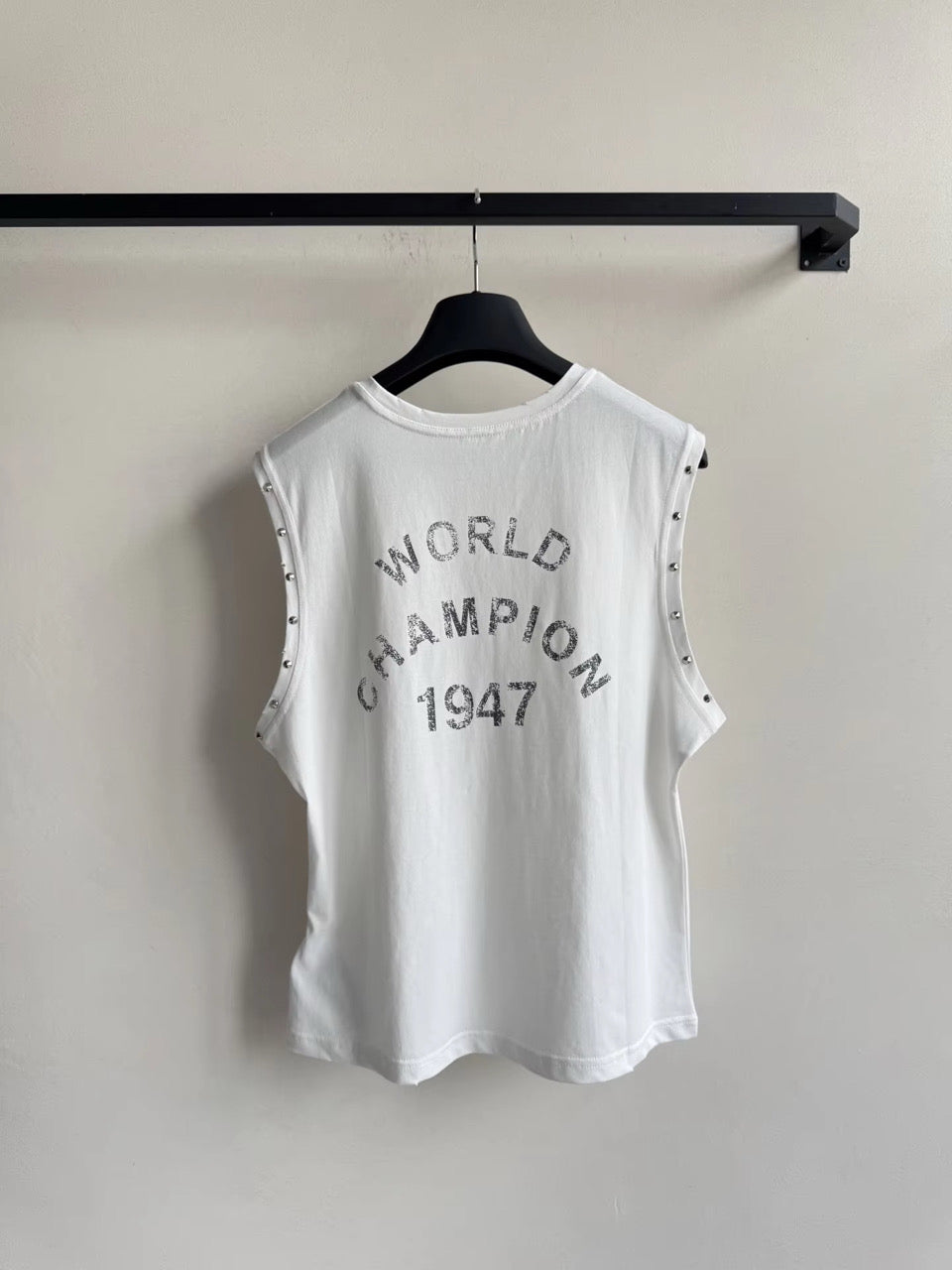 Sleevless Top