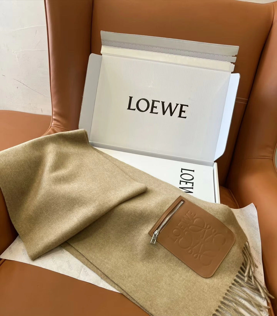 Long Scarf with leather pocket