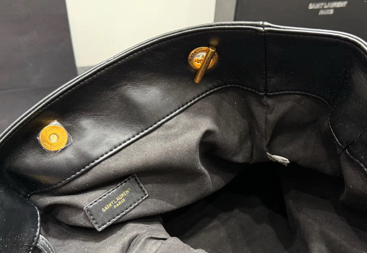 Medium Black leather bag