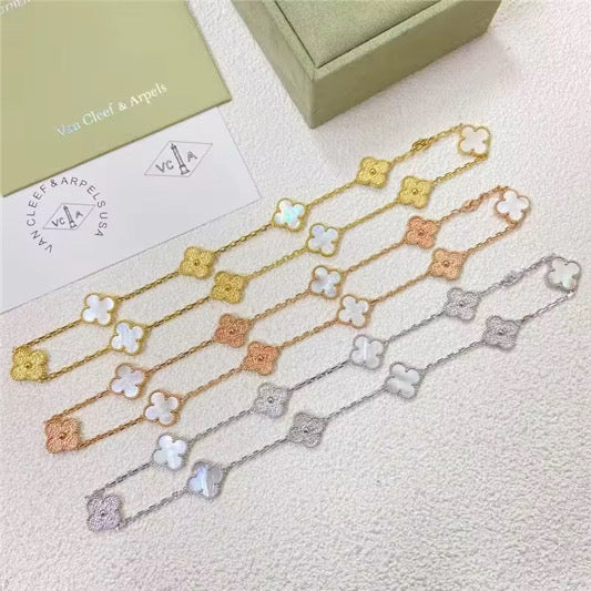 Medium length purple necklace