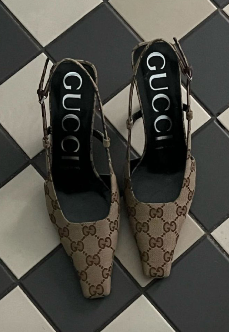 The perfect brown pump