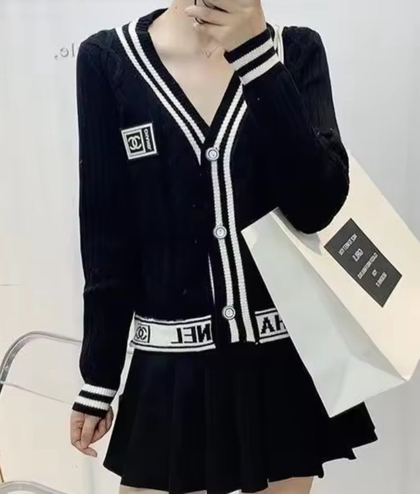 Black & White pullover or cardigan