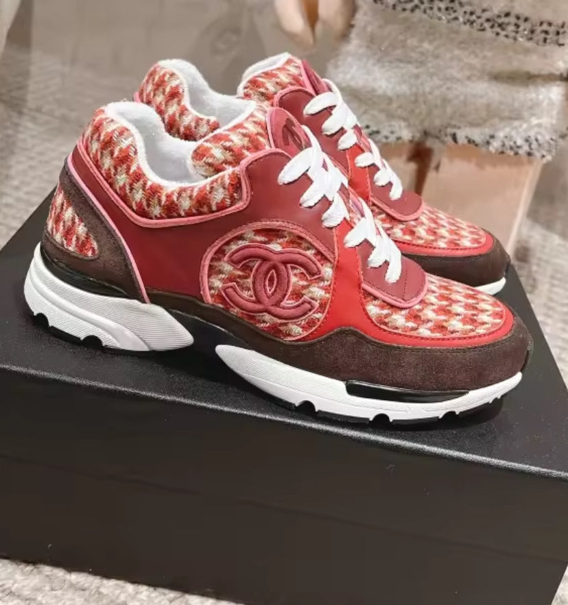 The perfect Valentine Tennis shoe
