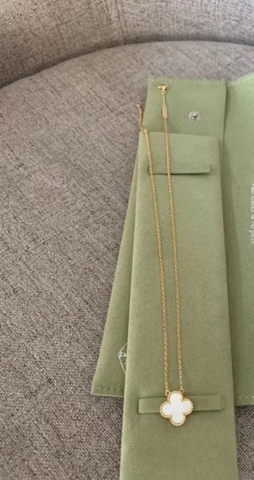 Simple necklace