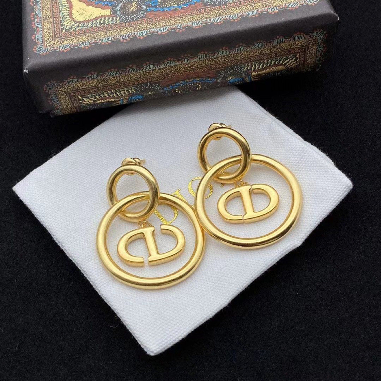 Medium Gold earrings