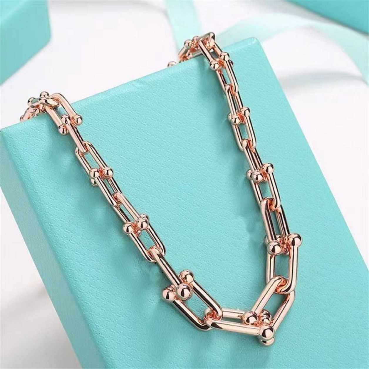 Chain link necklace