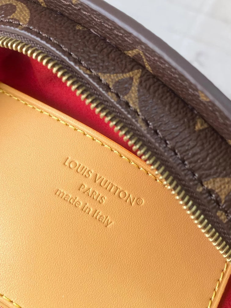 Leather Fan Purse