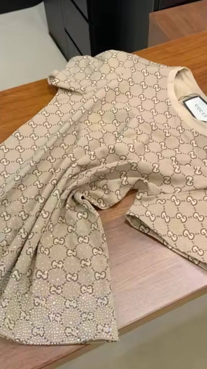 Top that is bedazzled
