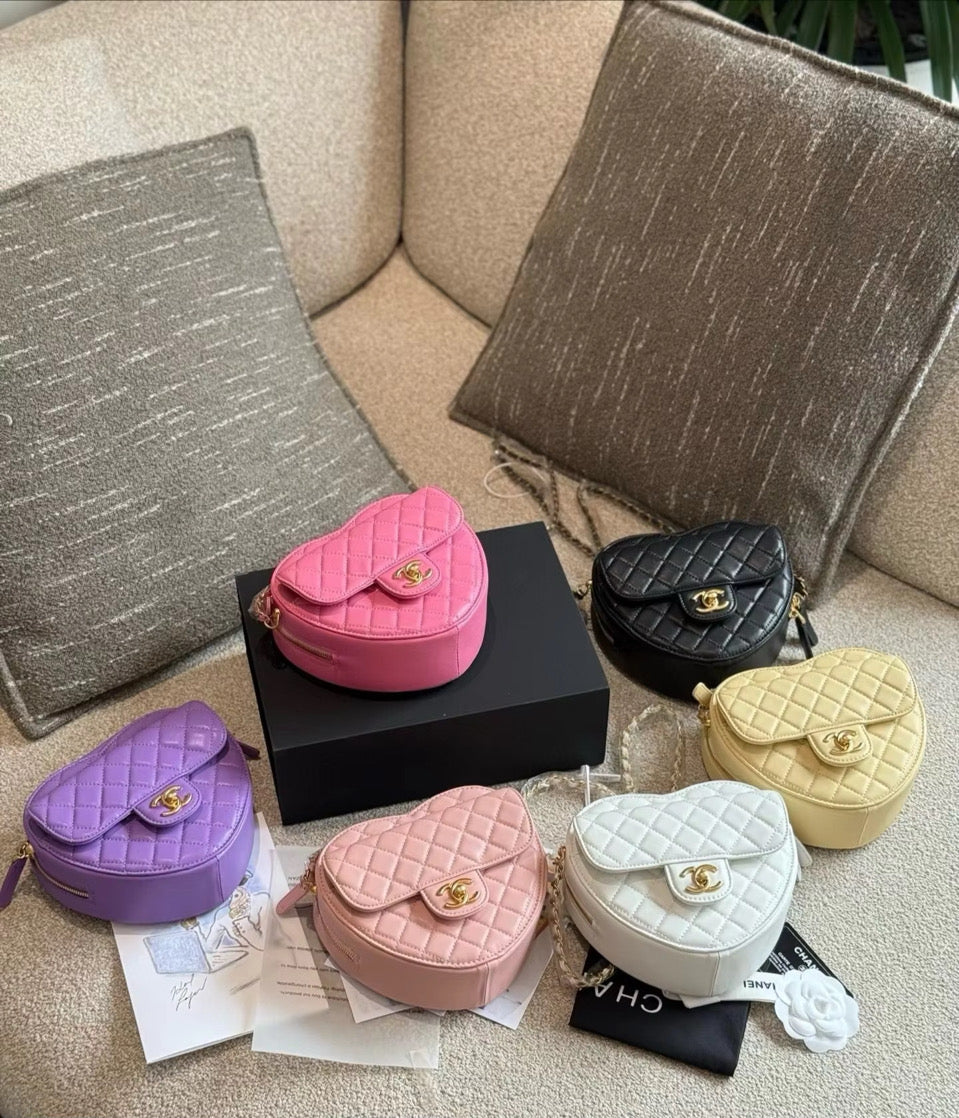 Large Heart Crossbody (7.08 INCHES)