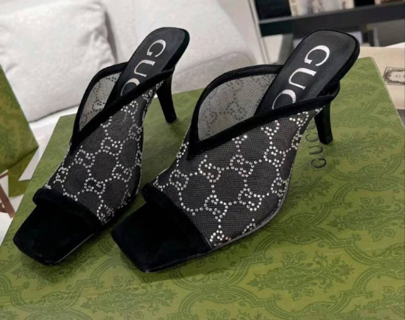 Zapatos transparentes Bedazzled negros