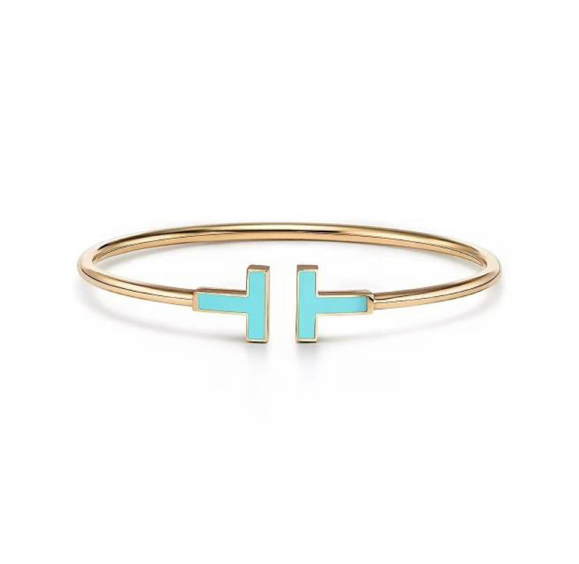 pulsera en T